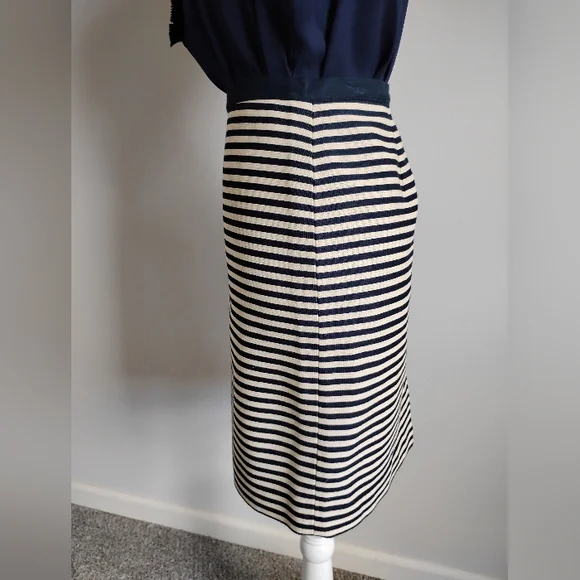 LOFT Cotton Blend Woven Navy Blue Cream/Tan Striped Pencil Skirt Classic Size 10 - Picture 7 of 16